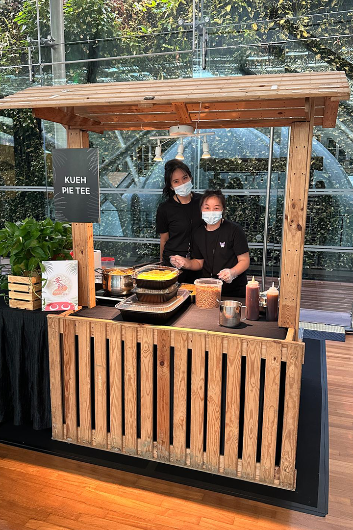 Crisp Kueh Pie Tee Live Food Station